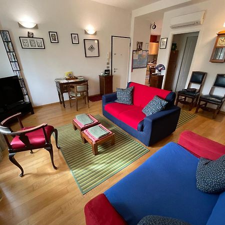 Appartamento Casa Sul Fiume パルマ エクステリア 写真